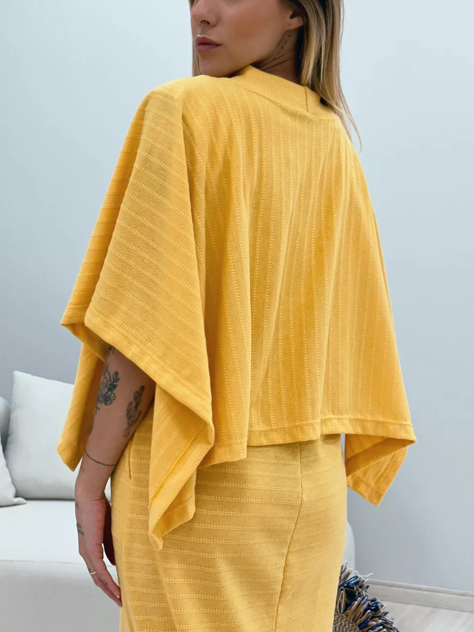 PONCHO CF MALHA AMARELO