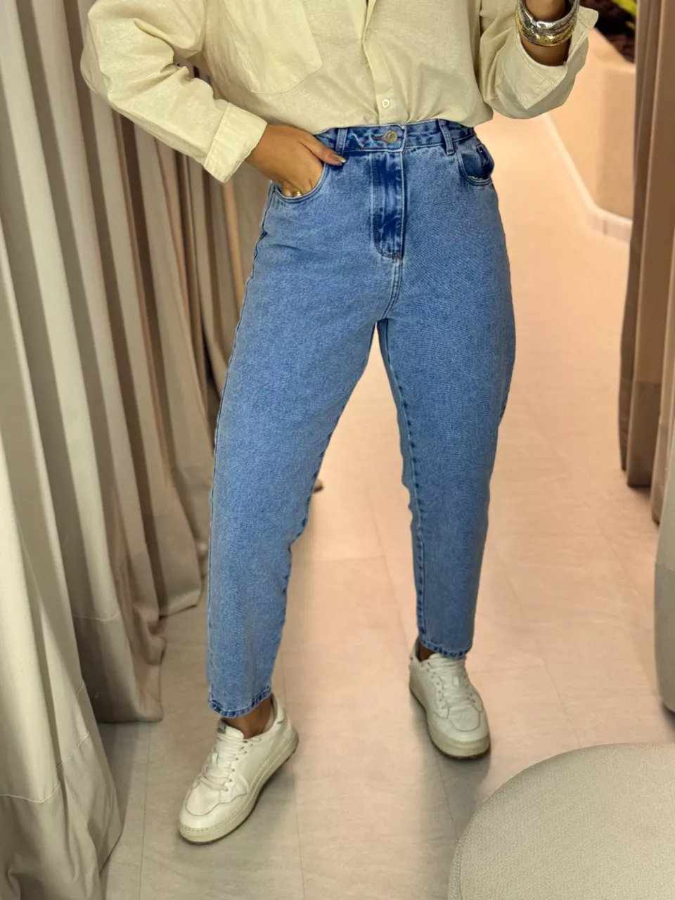 CALÇA BRITÂNIA MOM Jeans Claro - 0062550071 - CAROLLA FERRARO