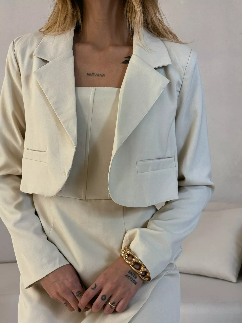 VESTIDO COM BLAZER NUDE