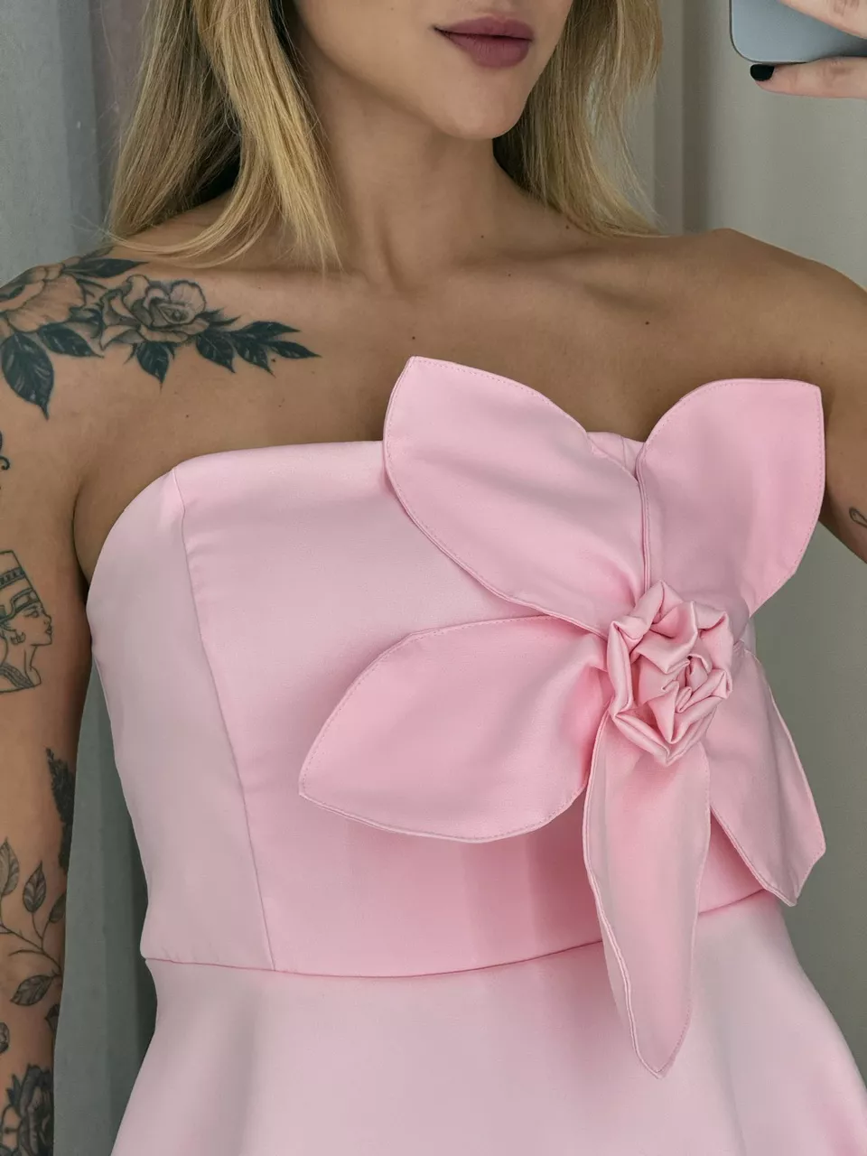 BLUSA FERNANDA FLOR TOMARA QUE CAIA BABY PINK