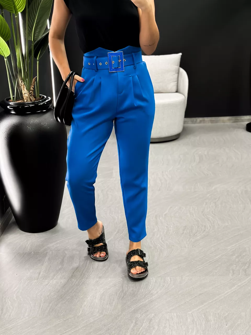 CALÇA MARIA COM CINTO AZUL - 0044550109 - CAROLLA FERRARO