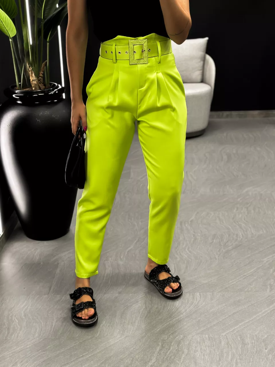 CALÇA MARIA COM CINTO LIMA - 0044550116 - CAROLLA FERRARO
