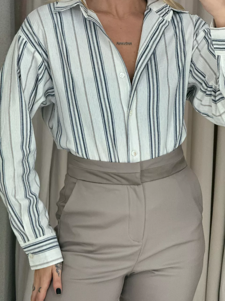 CAMISA SARA LISTRAS off