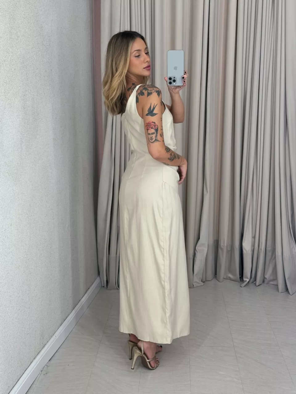 VESTIDO ELOÍSA DRAPEADO AREIA