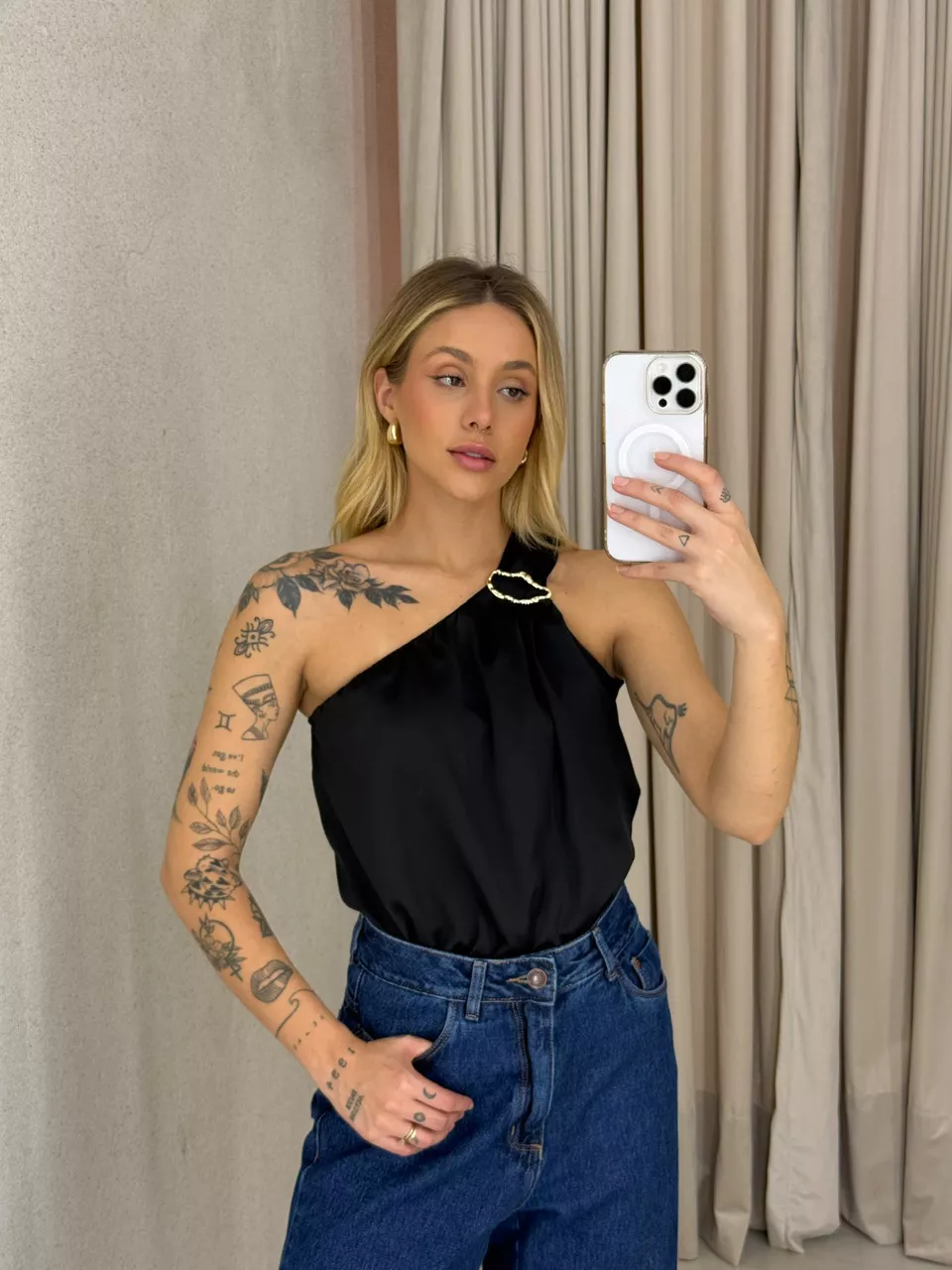 BLUSA HELEN NULA MANGA PRETA - 0063680033 - CAROLLA FERRARO