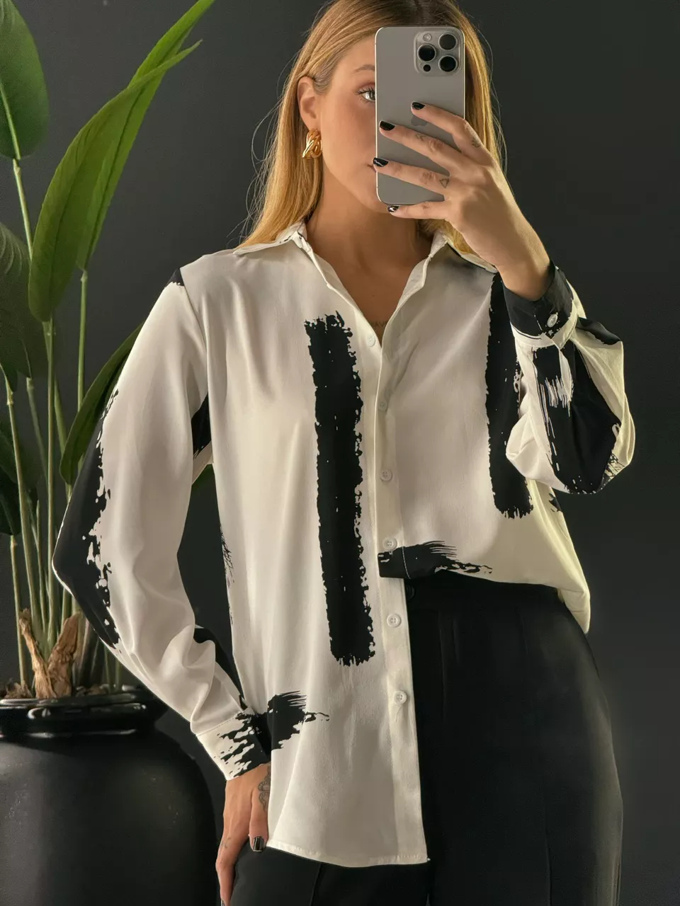 CAMISA LAIS ESTAMPADA OFF/ PRETO - 0052500264 - CAROLLA FERRARO
