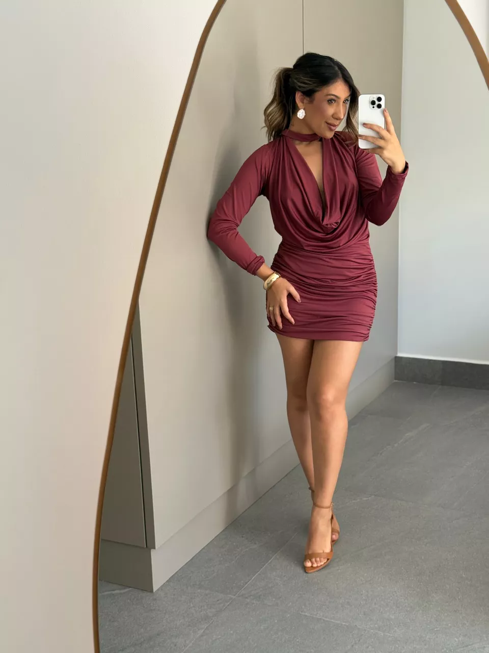 VESTIDO CHERRY DECOTE VINHO