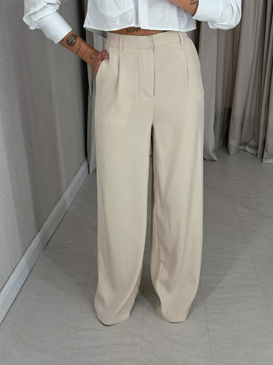 CALÇA ELIANA PANTALONA AREIA - 0054610110 - CAROLLA FERRARO