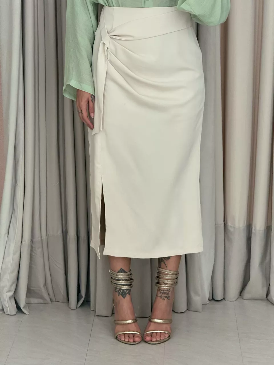 SAIA HELENA MIDI AREIA - 0056590110 - CAROLLA FERRARO