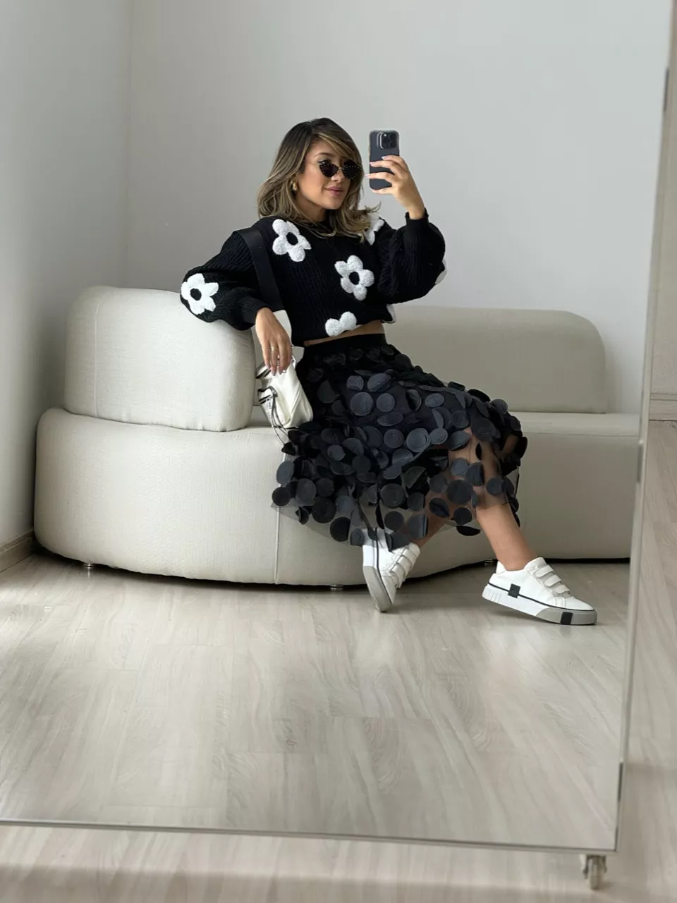 TRICOT ANA FLORES PRETO