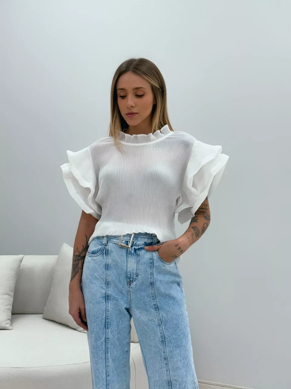 BLUSA BIANCA PLISSADA OFF - 0049110048 - CAROLLA FERRARO