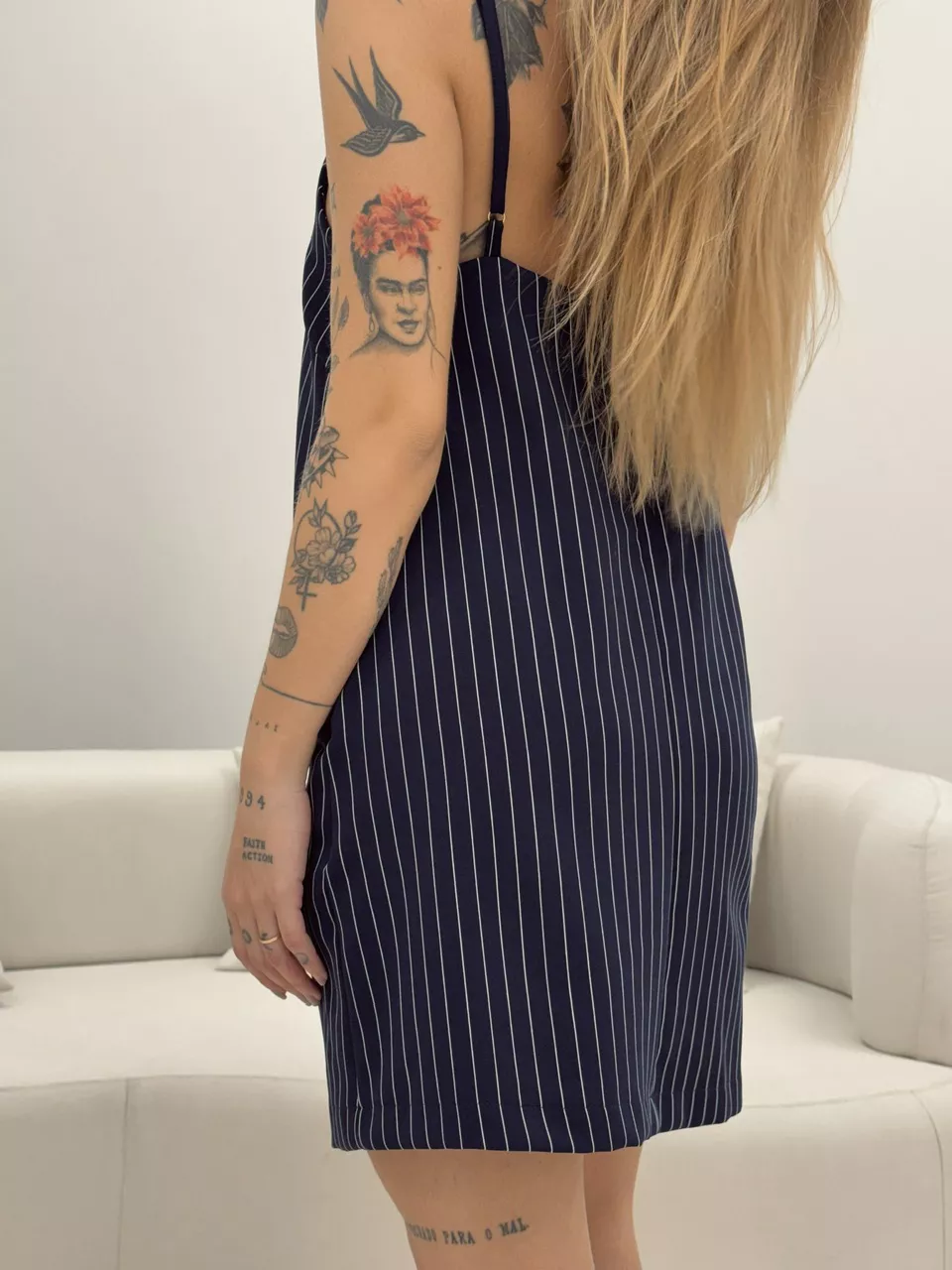 VESTIDO RISCA DE GIZ CURTO MARINHO