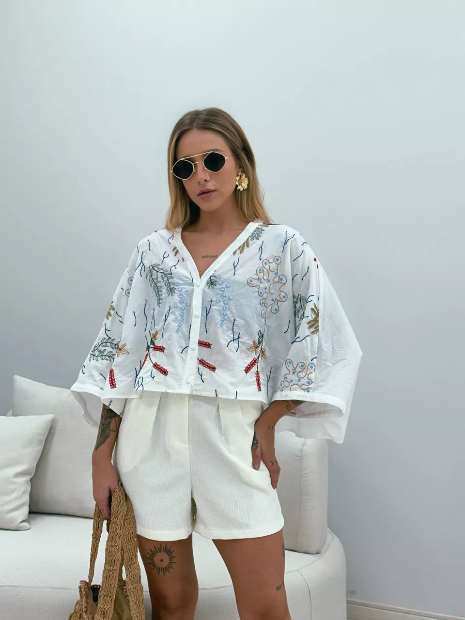 BLUSA ARIEL BORDADA off