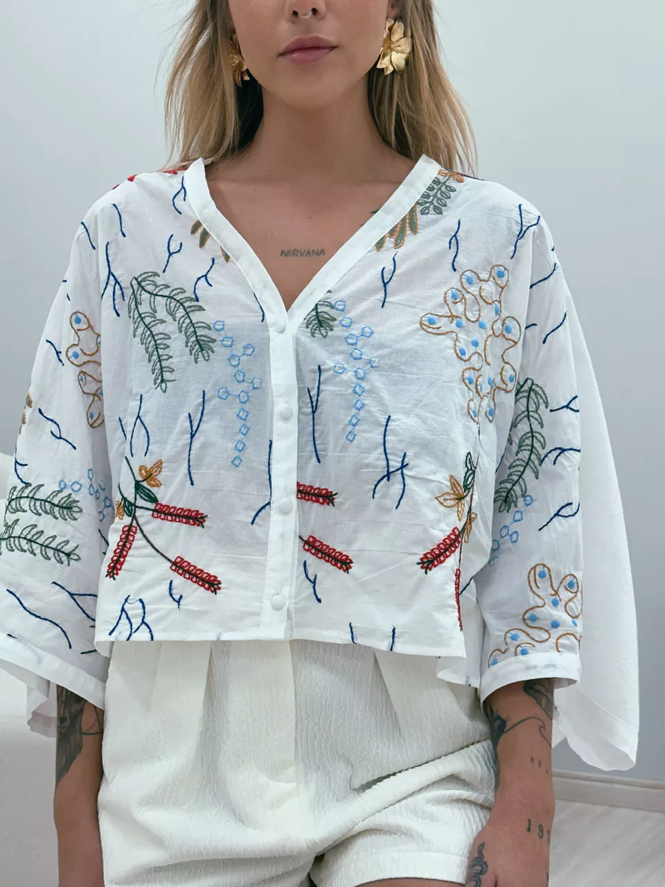 BLUSA ARIEL BORDADA off