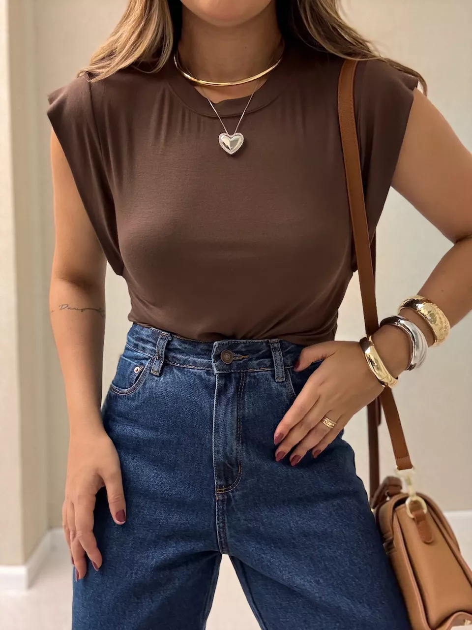 BLUSA BERENICE BASIC MARROM - 0064880054 - CAROLLA FERRARO