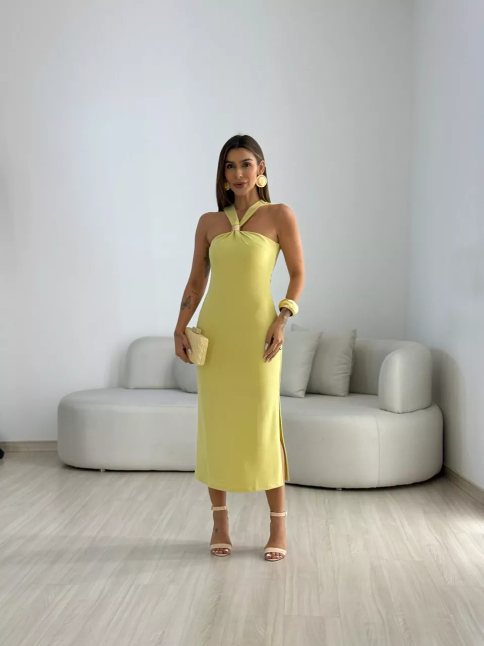 VESTIDO STEFANI LONGUETE MOSTARDA - 0068310051 - CAROLLA FERRARO