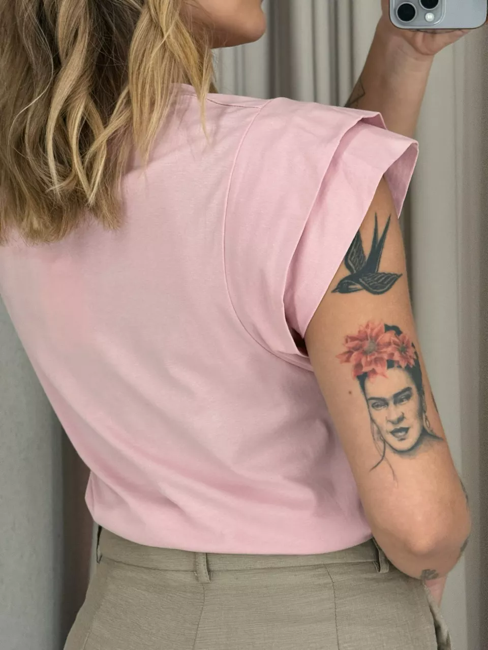 BLUSA MAYA DETALHE MANGA ROSA