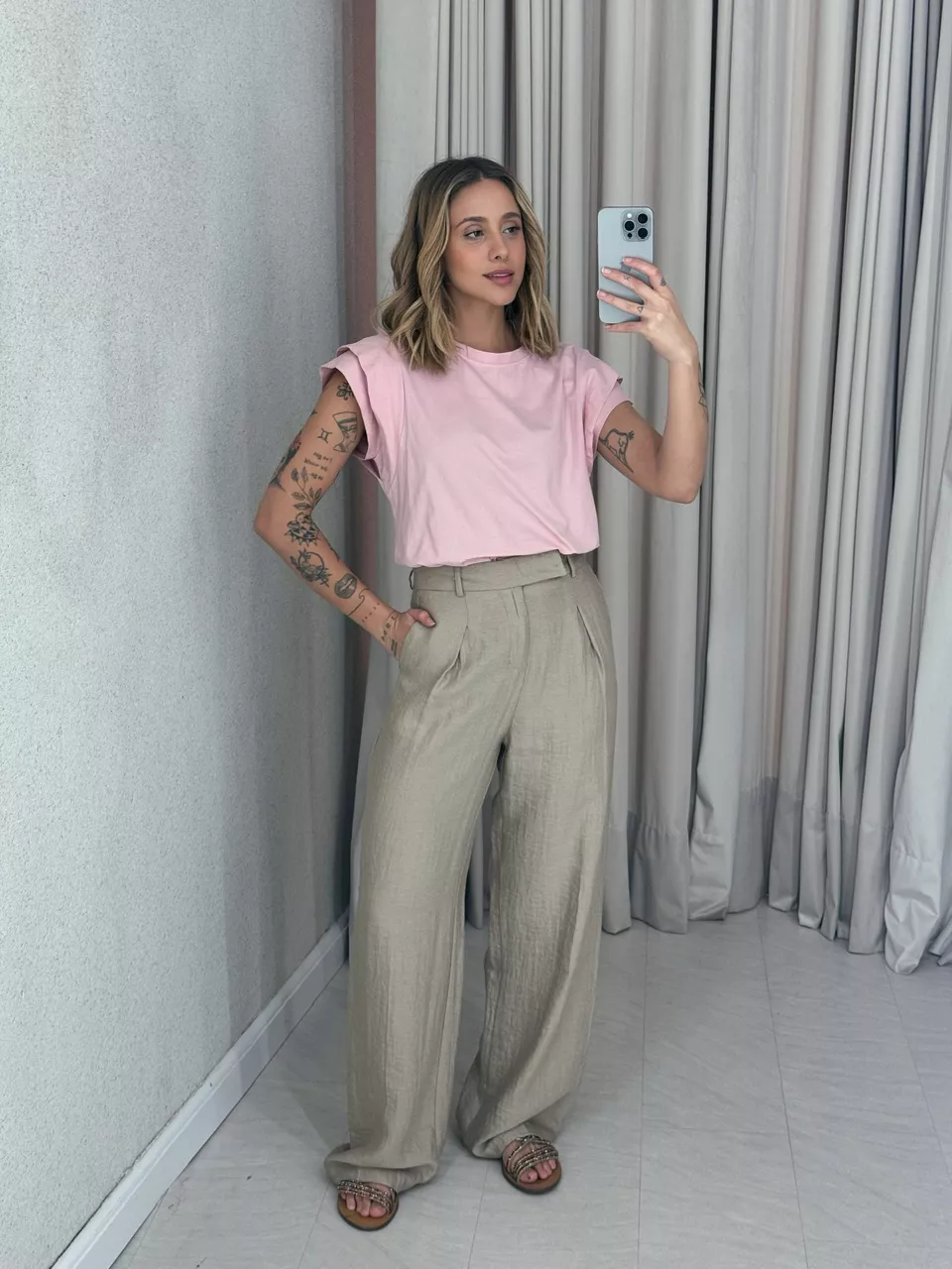 BLUSA MAYA DETALHE MANGA ROSA