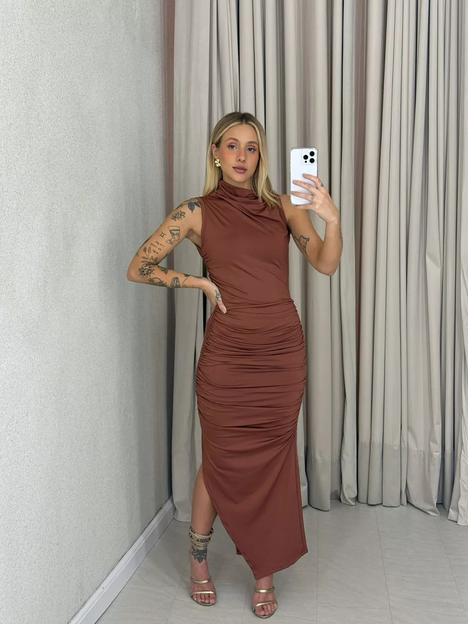 VESTIDO GIANA FRANZIDO MARROM