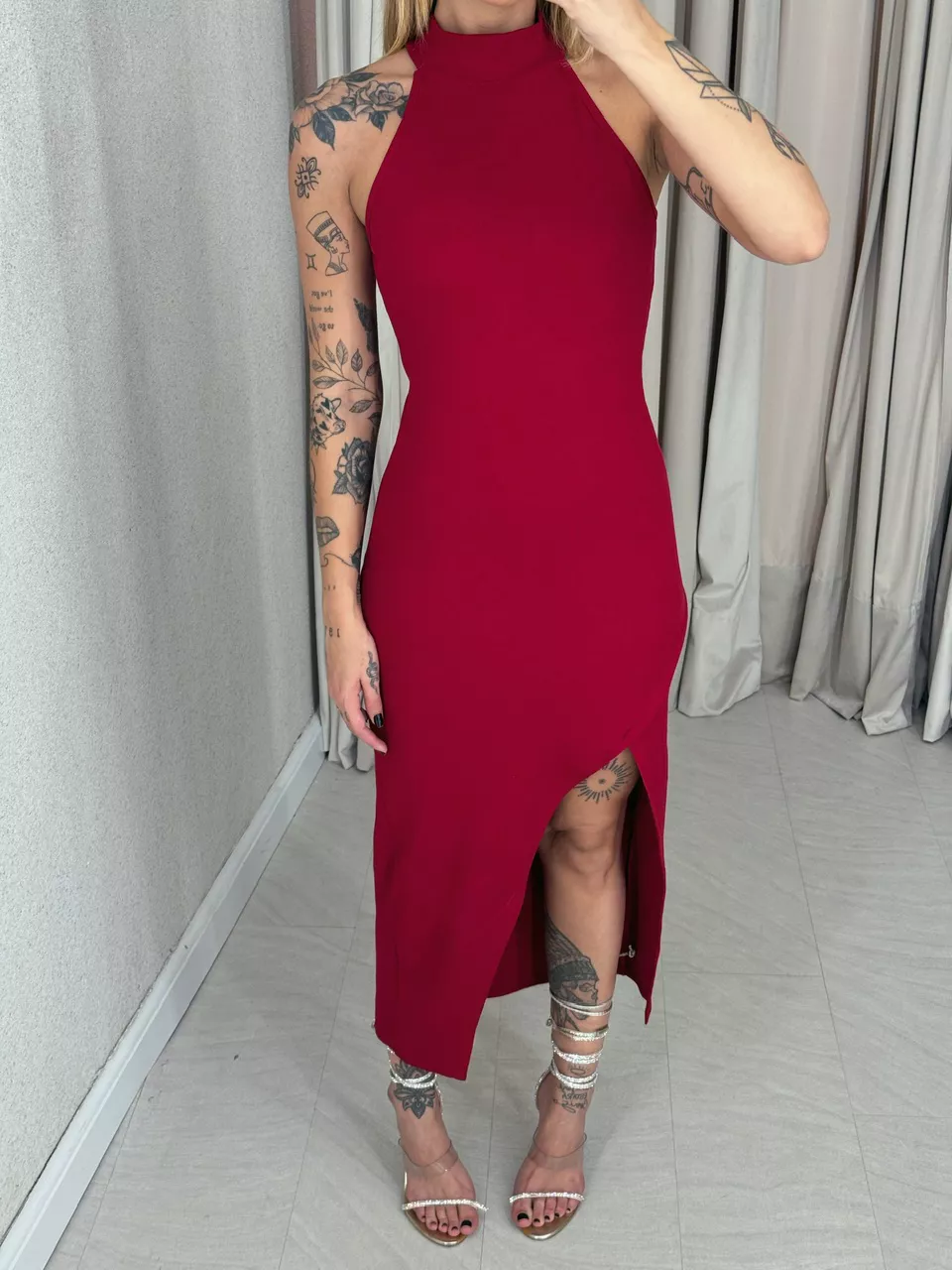 VESTIDO FÁTIMA MIDI FENDA VERMELHO