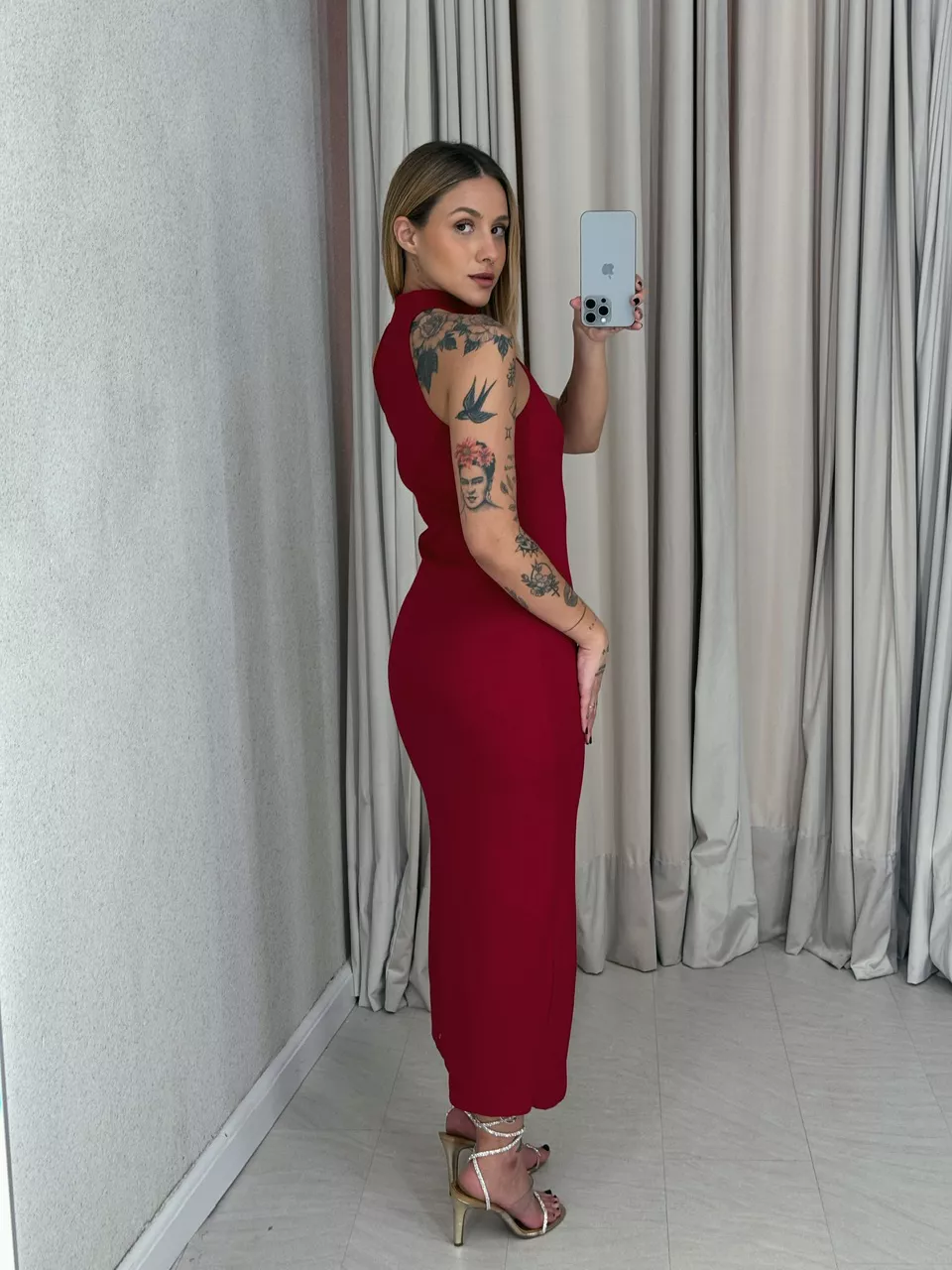 VESTIDO FÁTIMA MIDI FENDA VERMELHO