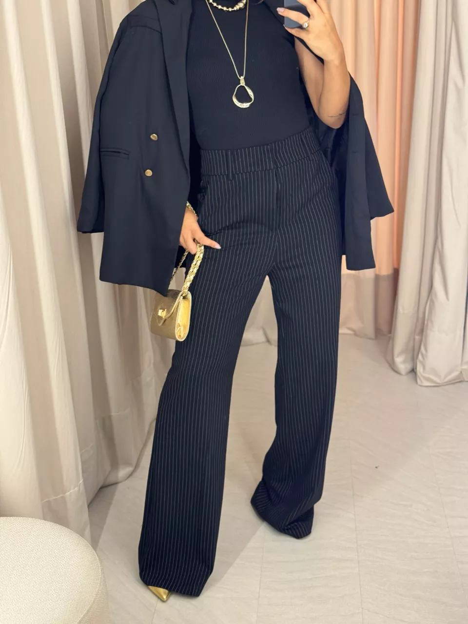 CALÇA RISCA DE GIZ PANTALONA PRETA - 0049330033 - CAROLLA FERRARO