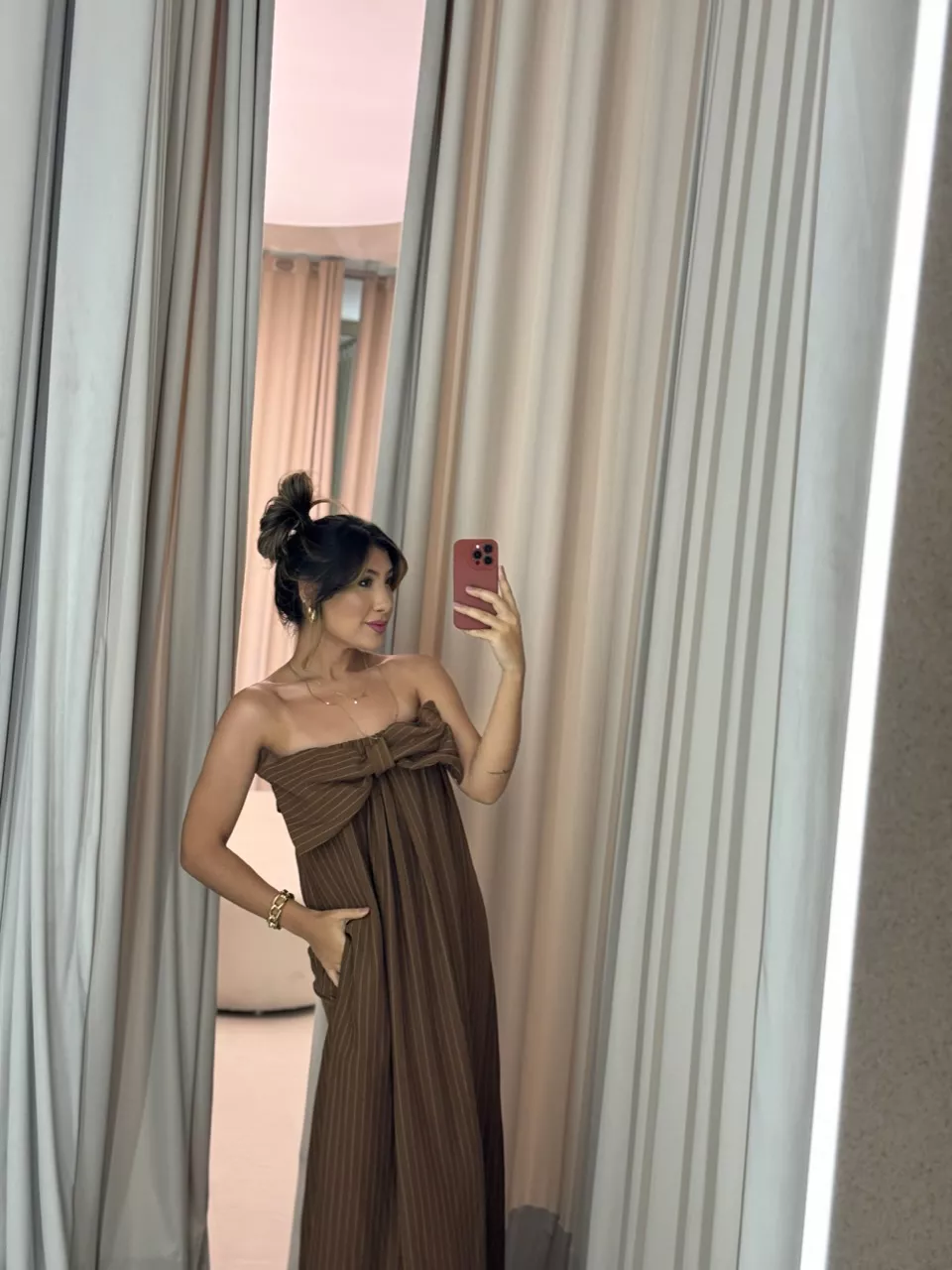 VESTIDO LAÇO RISCA DE GIZ MARROM
