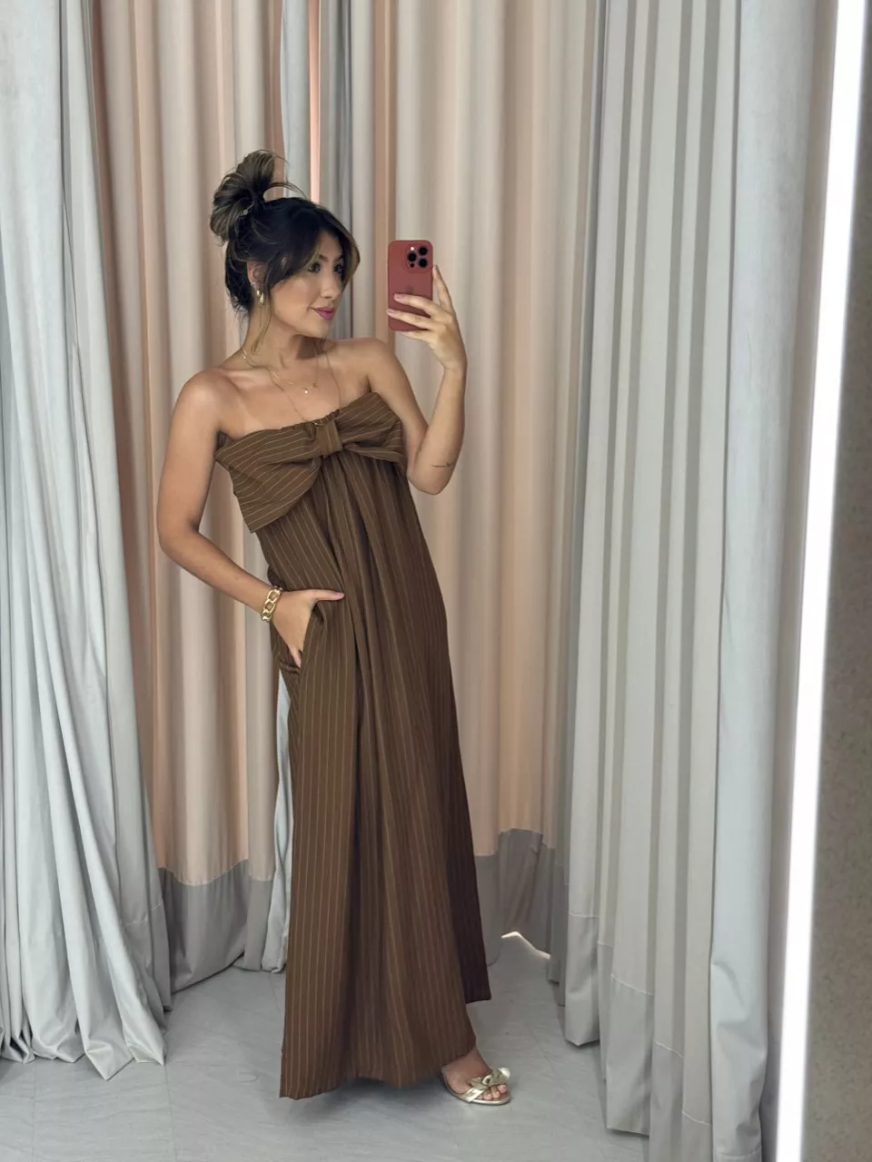 VESTIDO LAÇO RISCA DE GIZ MARROM