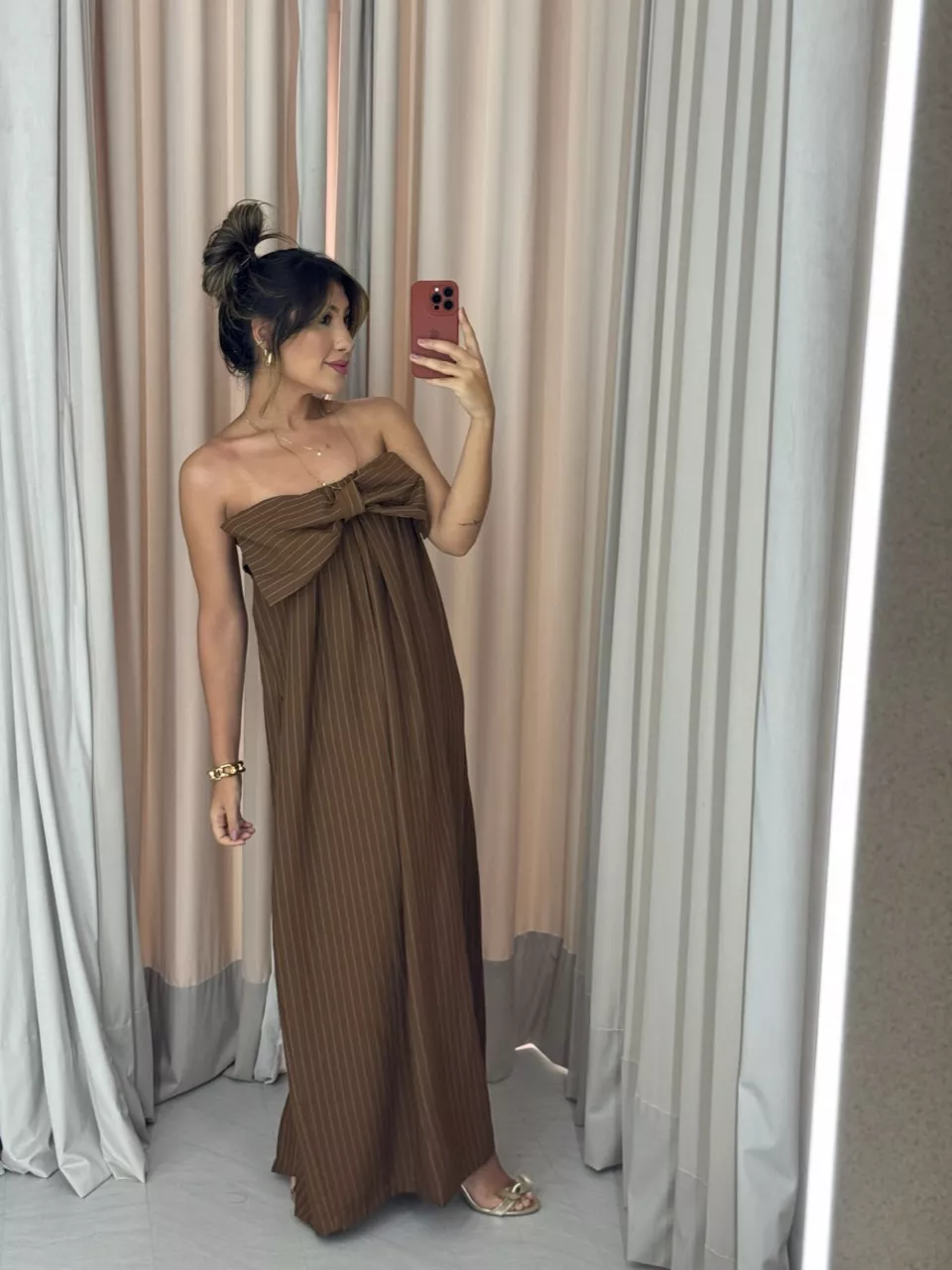 VESTIDO LAÇO RISCA DE GIZ MARROM