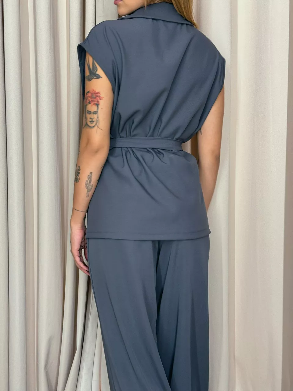 CONJUNTO ÍSIS COLETE CINZA