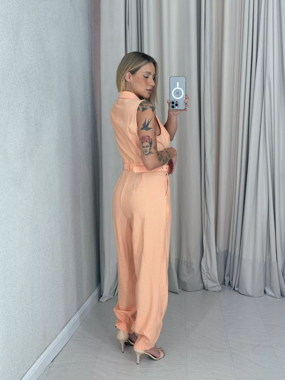 MACACÃO NATASHA CINTO PÊSSEGO