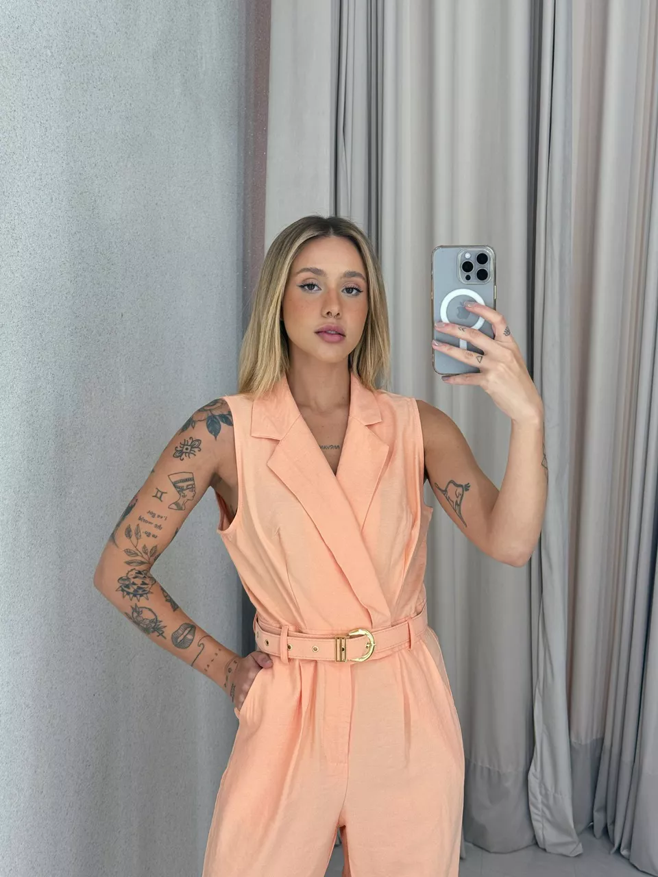 MACACÃO NATASHA CINTO PÊSSEGO