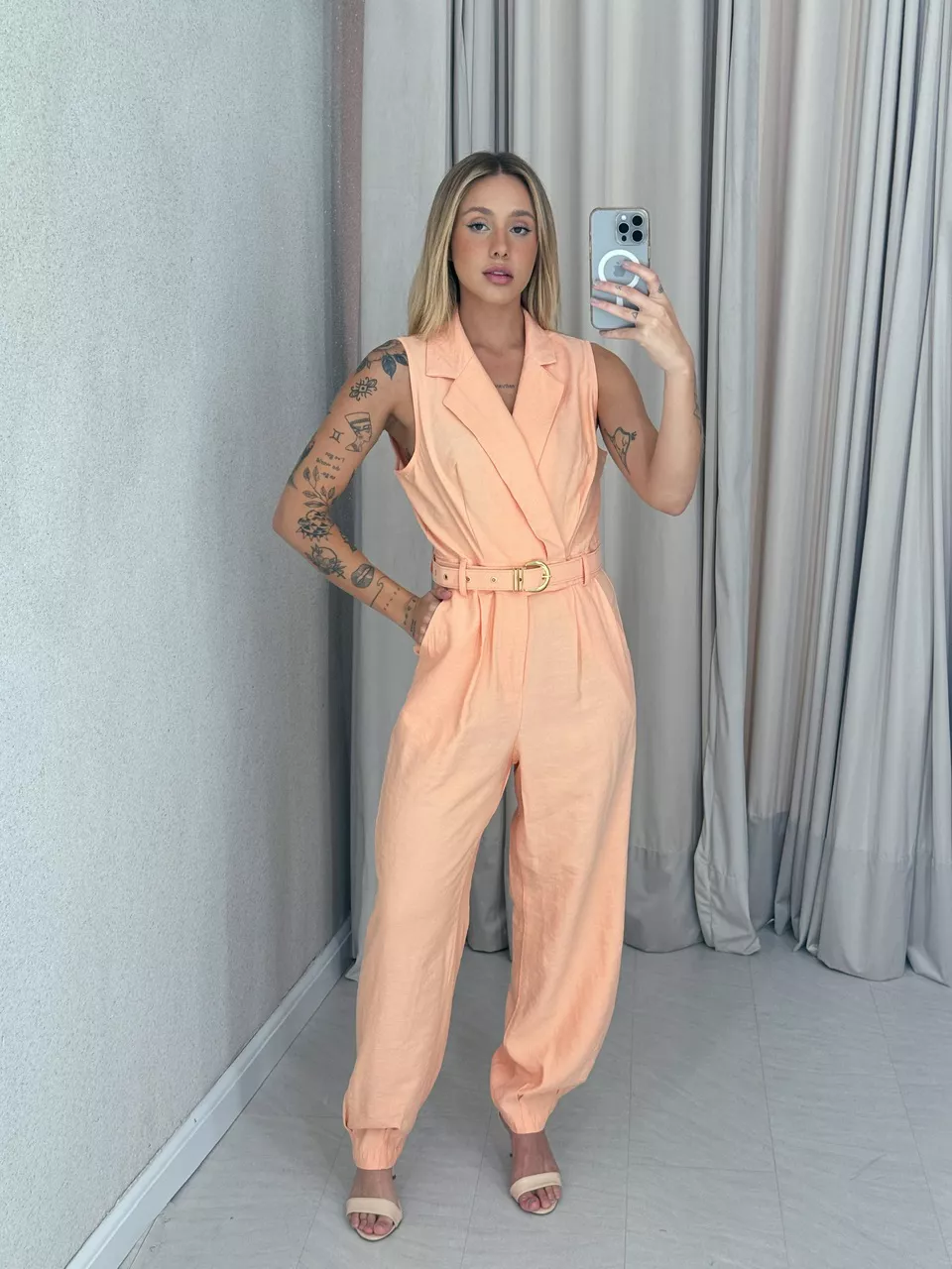 MACACÃO NATASHA CINTO PÊSSEGO