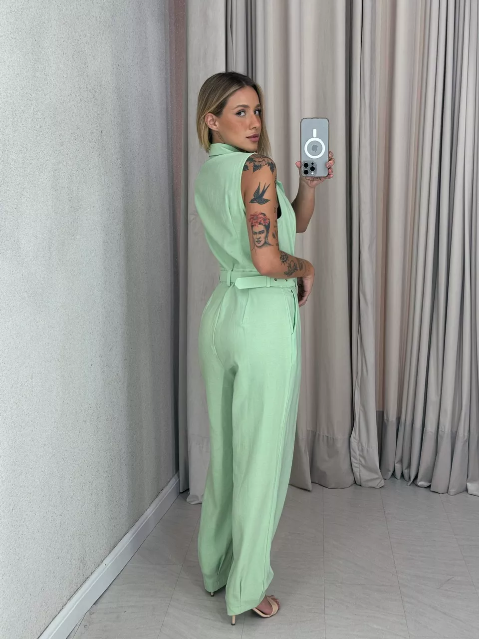MACACÃO NATASHA CINTO VERDE