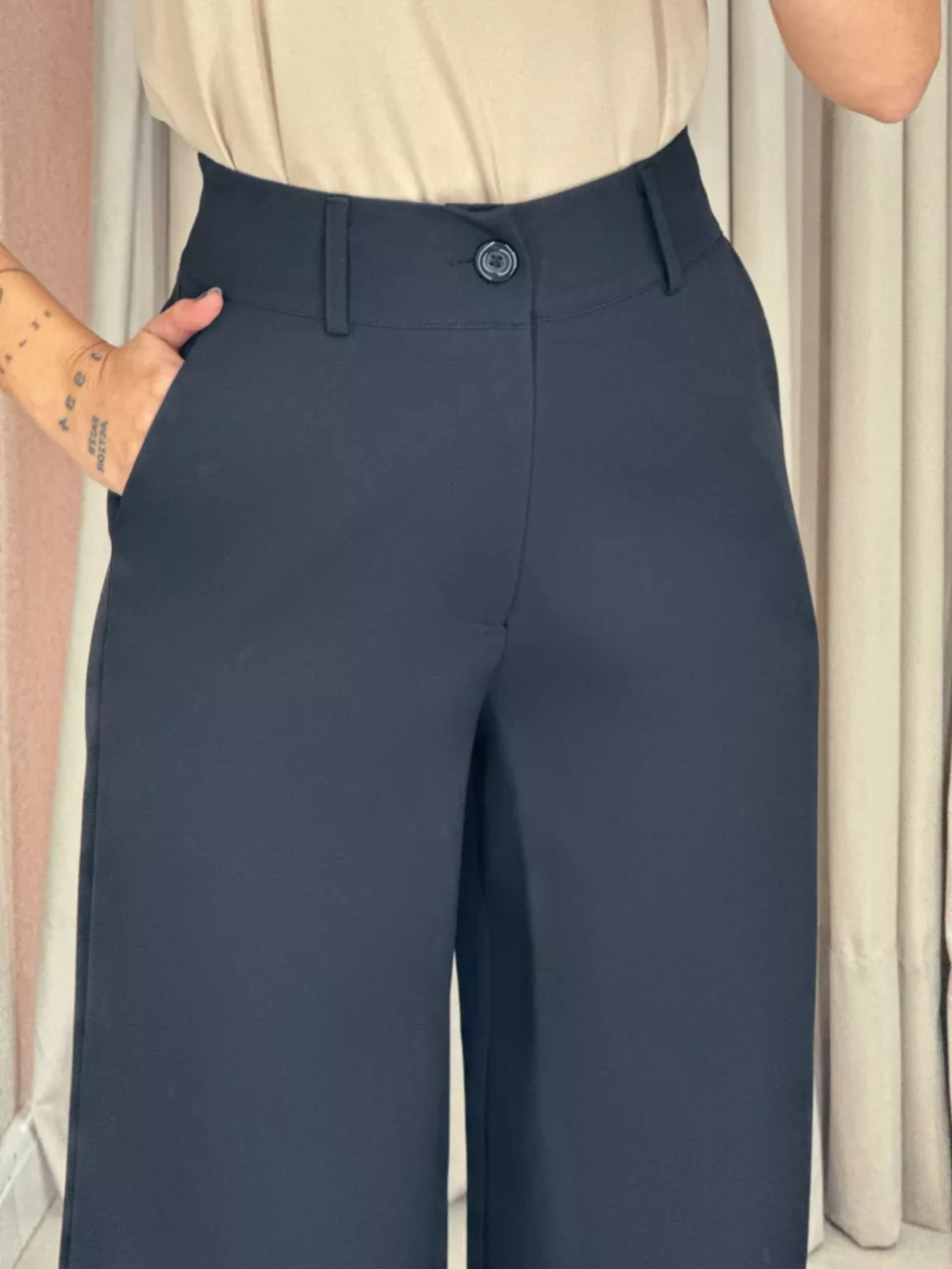 CALÇA MARIA EDUARDA PANTALONA Preta