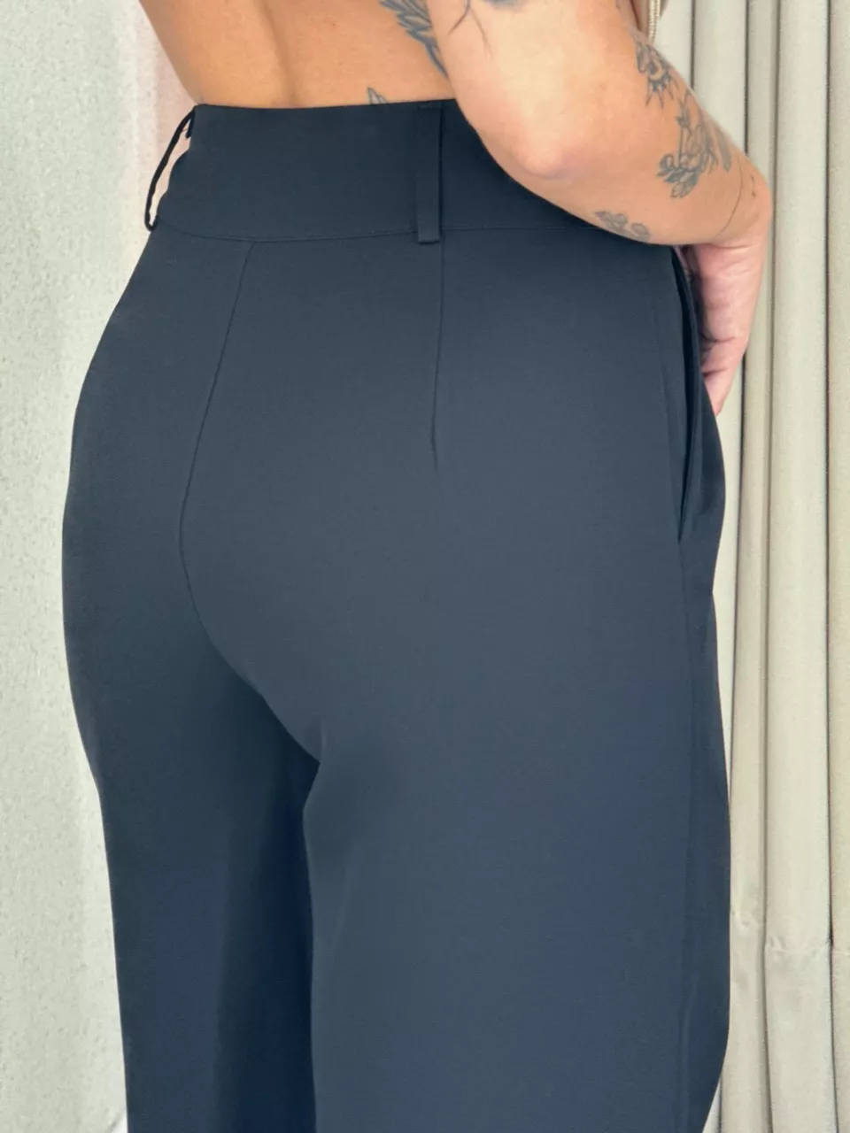 CALÇA MARIA EDUARDA PANTALONA Preta