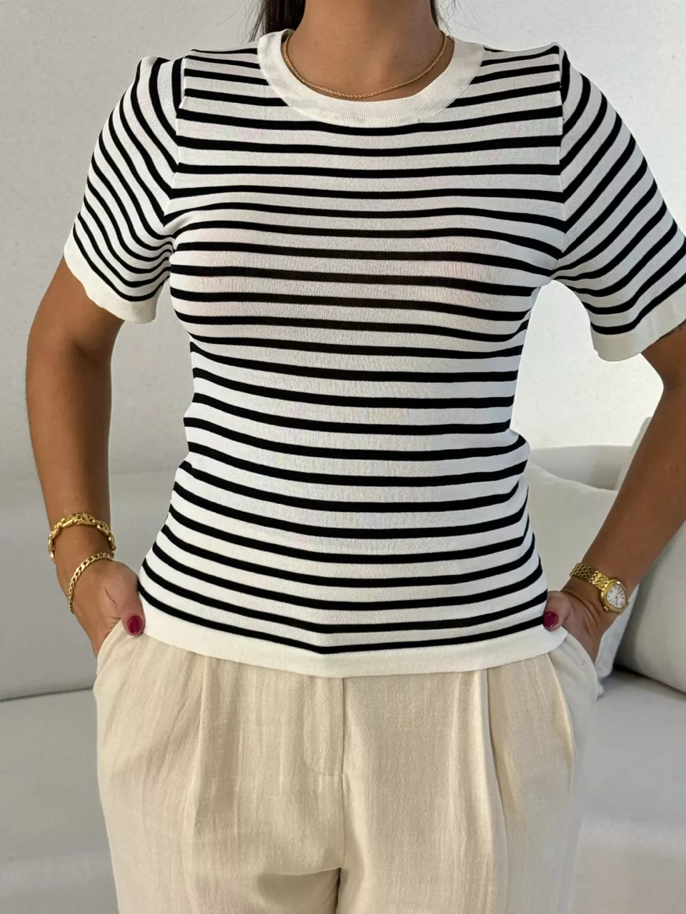 T-SHIRT TRICOT LISTRADA OFF/PRETO