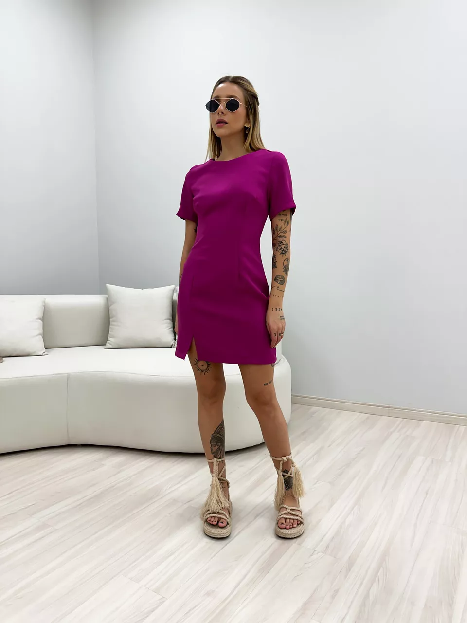 VESTIDO BÁSICO CURTO FUCSIA