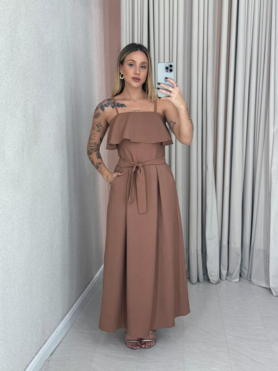 VESTIDO THAIS ALÇA FAIXA MARROM - 0060750054 - CAROLLA FERRARO
