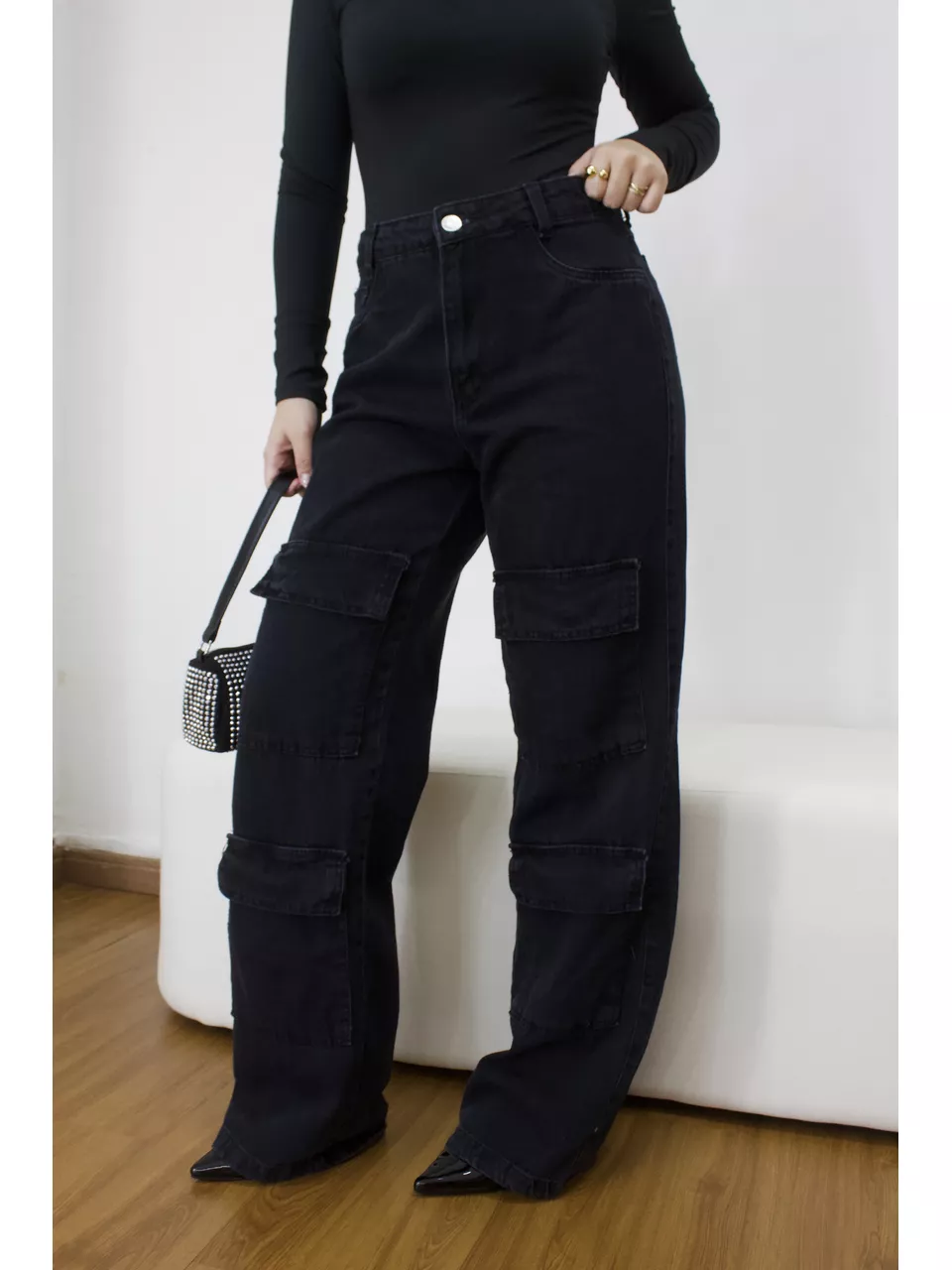Calça Feminina Cargo Bolsos Frontais Preta - Loja Benditta