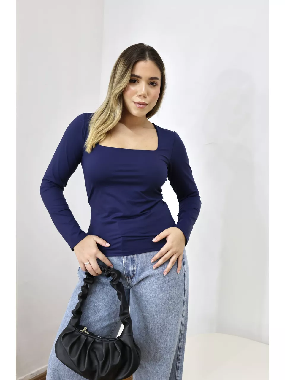 Blusa Manga Longa Decote Quadrado Poliamida Bia Az... - Loja Benditta