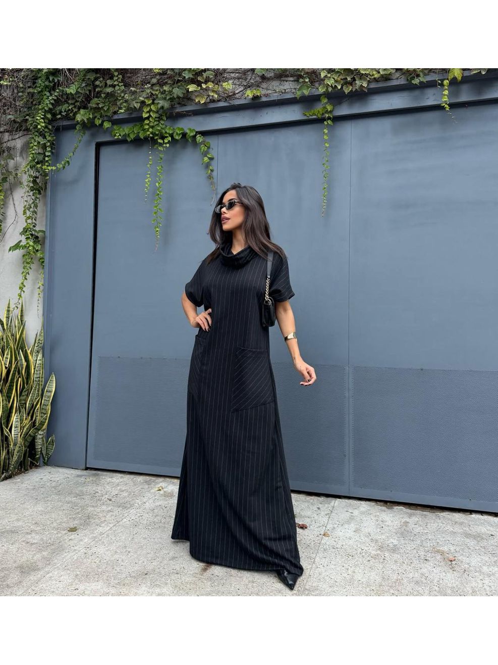 Vestido Moletom Risca de Giz - Gola Boba - Preto