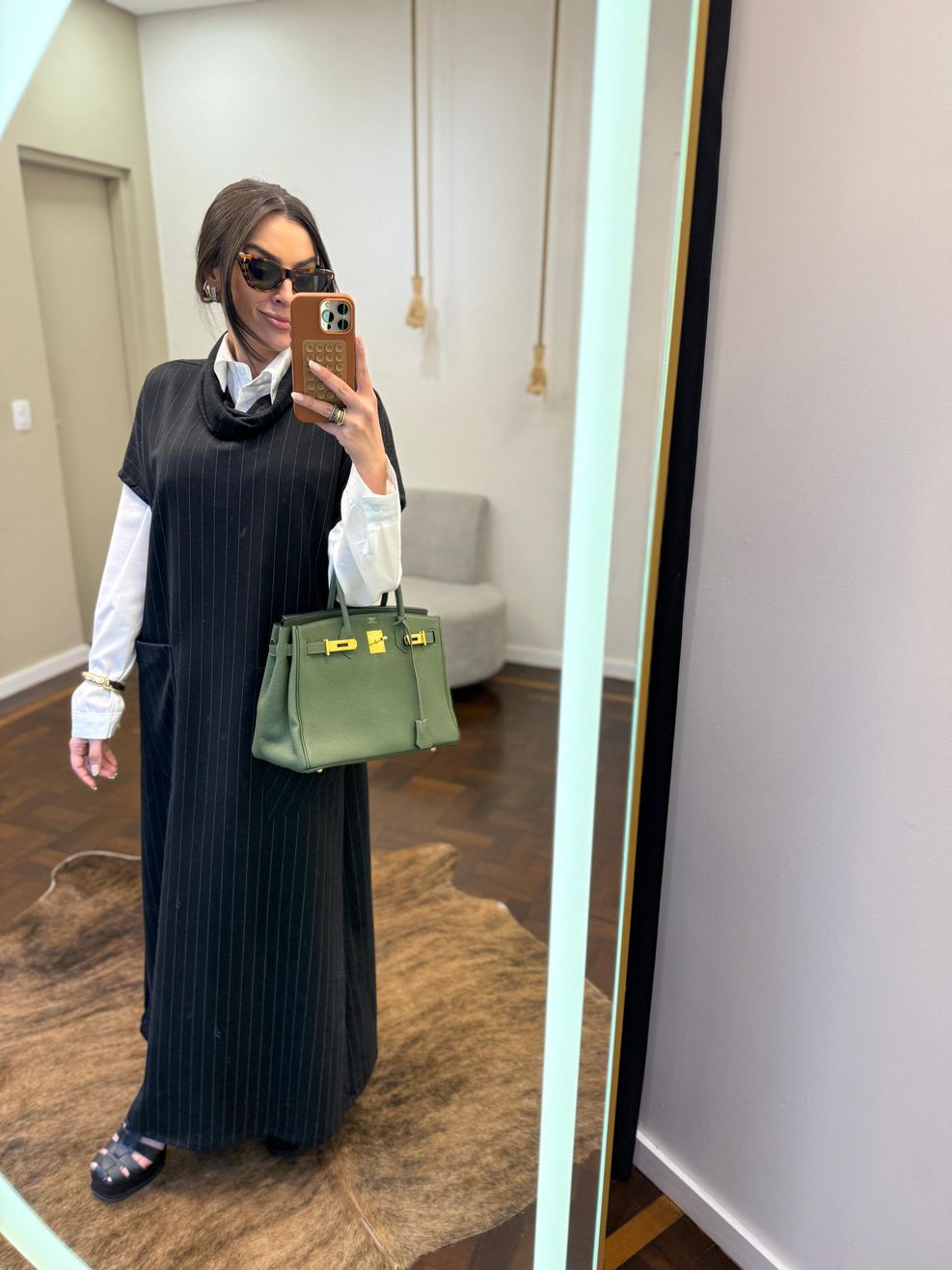 Vestido Moletom Risca de Giz - Gola Boba - Preto