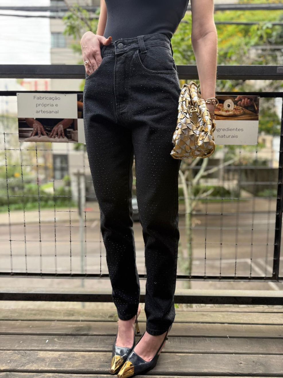 Calça Jeans Mom Black Hotfix 