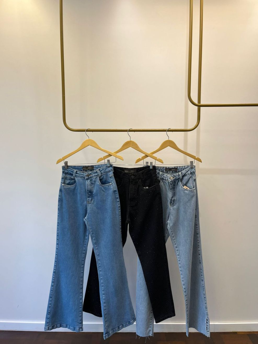 Calça Jeans Mom Black Hotfix 