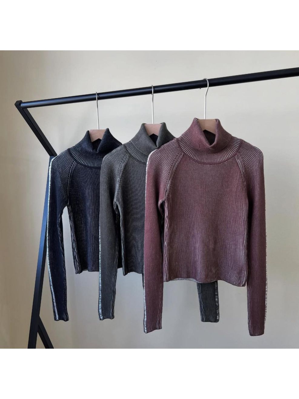 Blusa Tricot Estonada Gola Alta - Café 