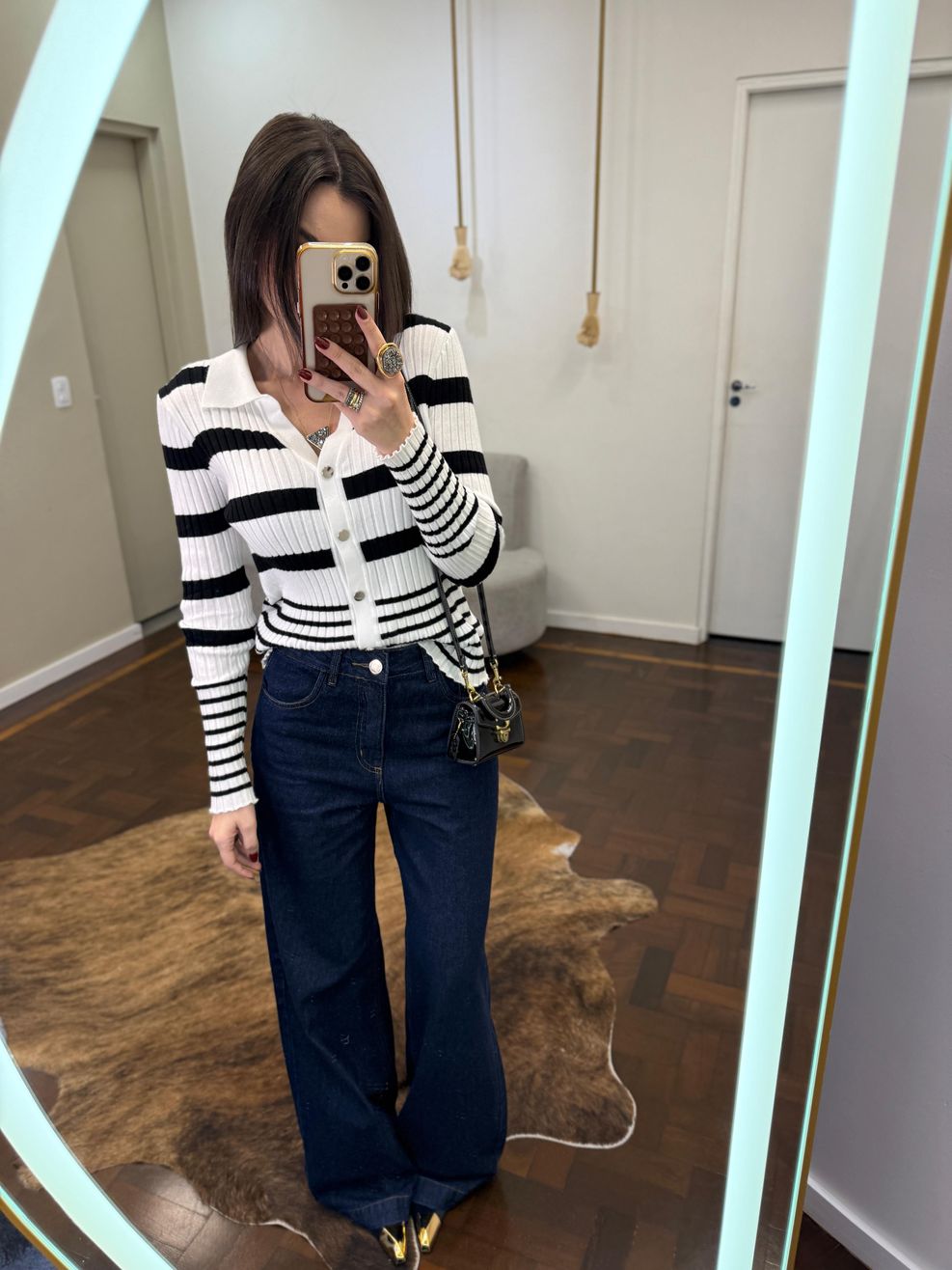 Blusa Tricot Polo Listrada Botões Chapeados - Branca 