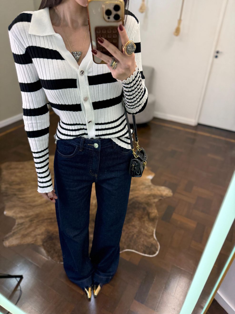 Blusa Tricot Polo Listrada Botões Chapeados - Branca 