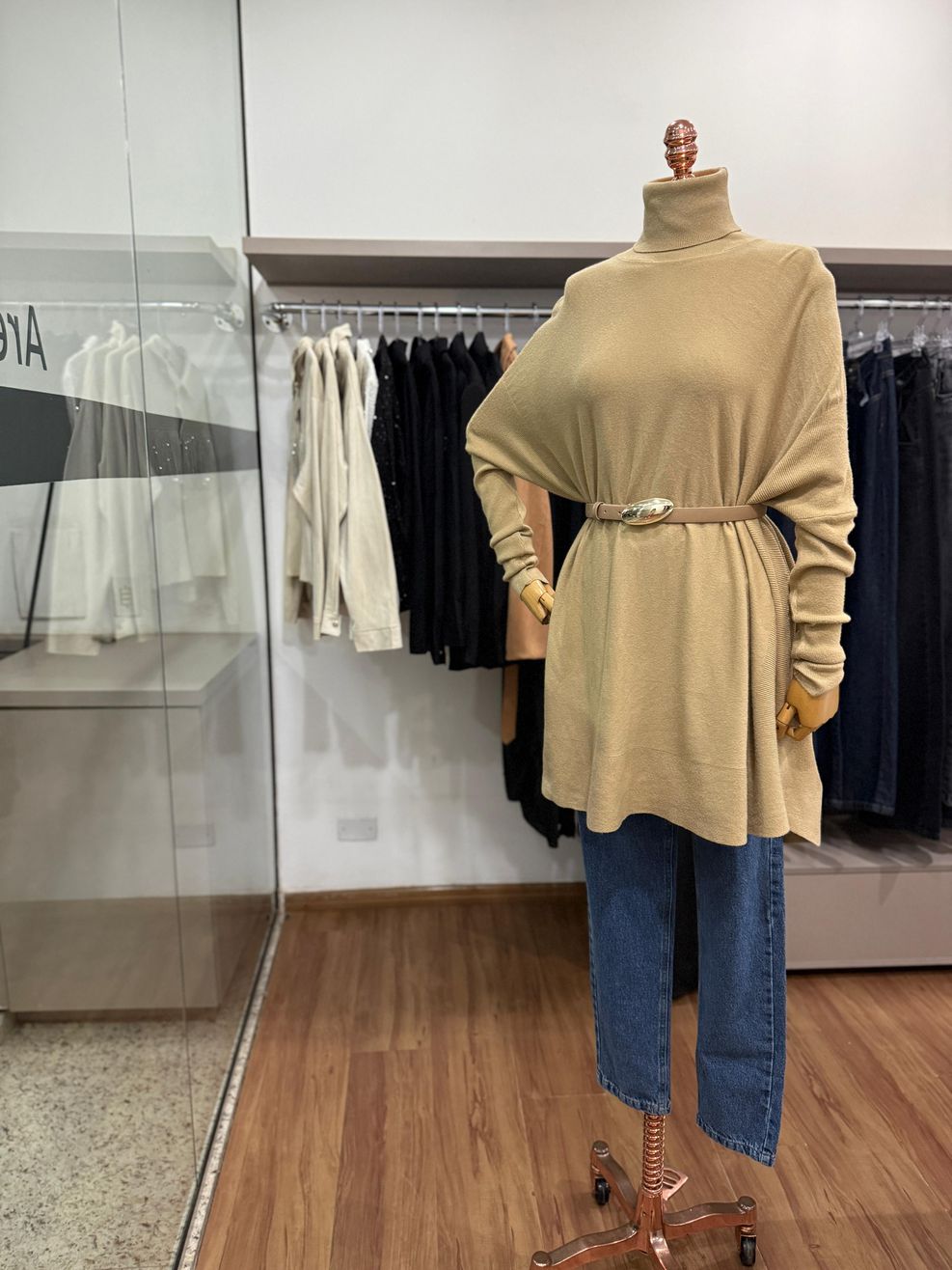 Blusa Ampla Fio Modal de Mangas Mais Justas - Bege