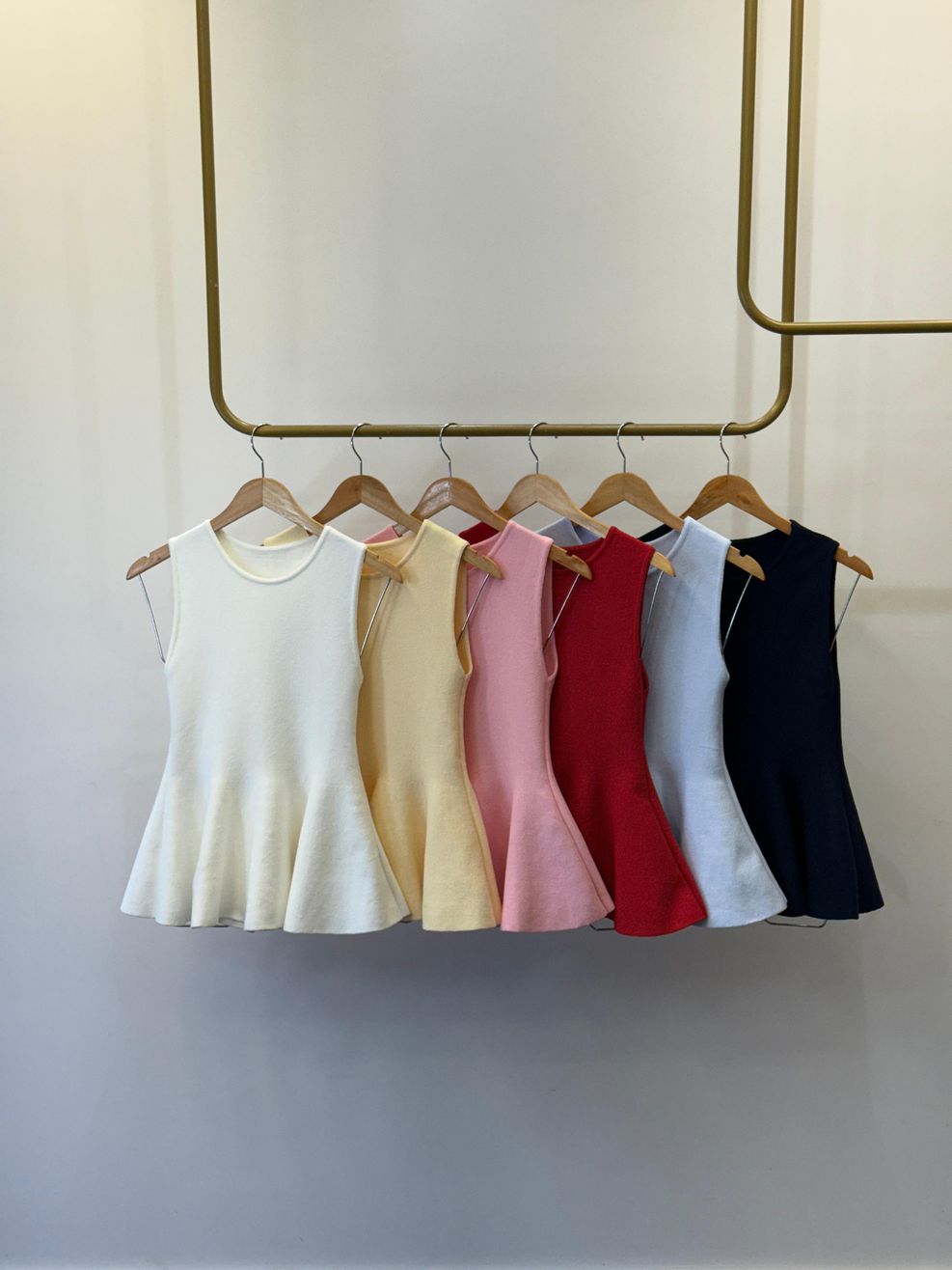 Blusa Fio Modal Peplum Iza - Amarelo Manteiga 